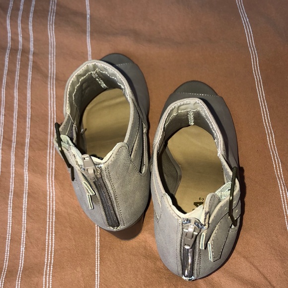 Peep toe booties - Picture 2 of 2